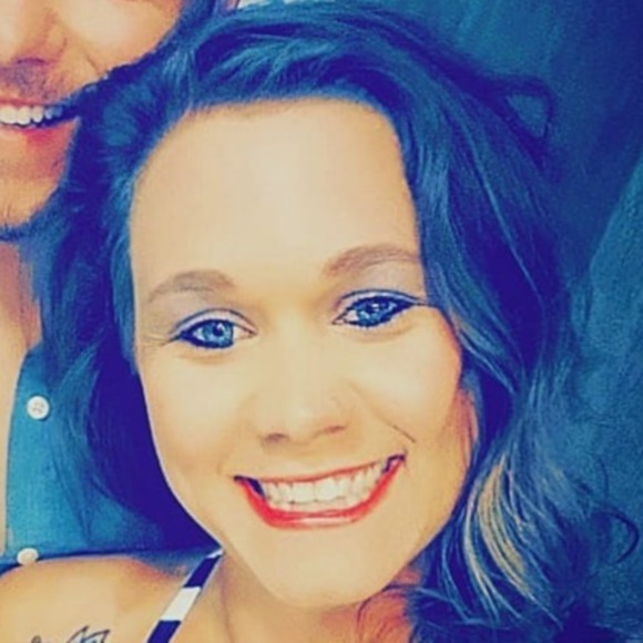 Meet your Posher, Ariel - Picture 1 of 1